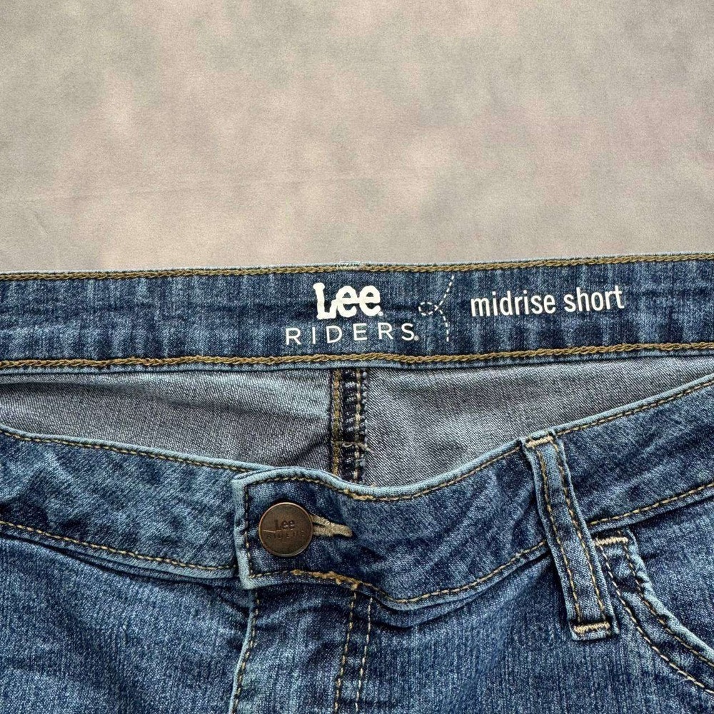 Lee Riders Denim Shorts Womens 20M Blue Excellent Midrise Stretch Jean Shorts - Picture 4 of 11